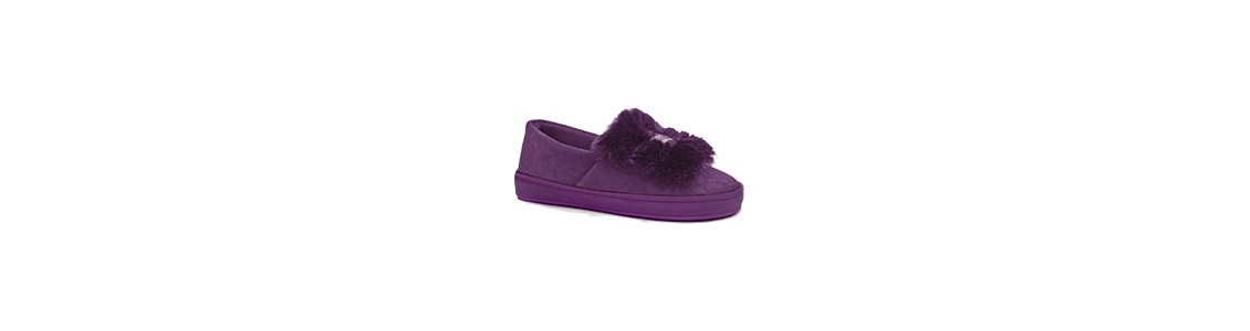 Slippers with faux fur